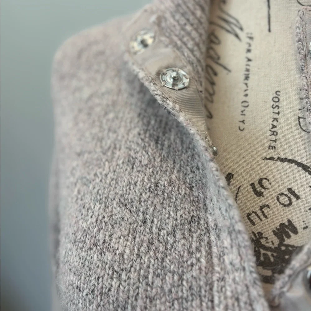Francesca's Collections Gray Sweater - Picture 2 of 4